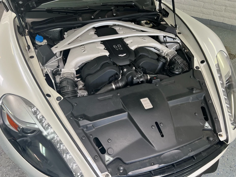 2016 Aston Martin Vanquish 2nd Gen - Image 28 of 31