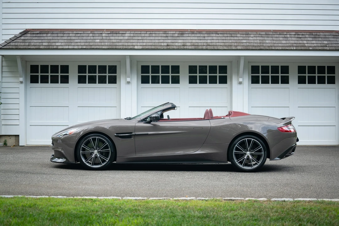 2016 Aston Martin Vanquish 2nd Gen - Image 23 of 31