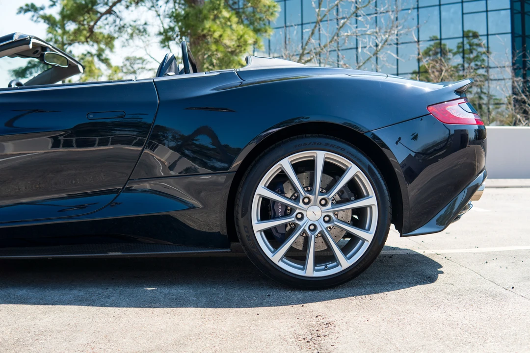 2016 Aston Martin Vanquish 2nd Gen - Image 25 of 31