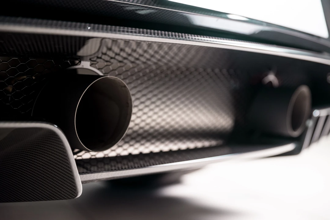 2016 Aston Martin V12 Vantage (2010-2018) - Image 29 of 31