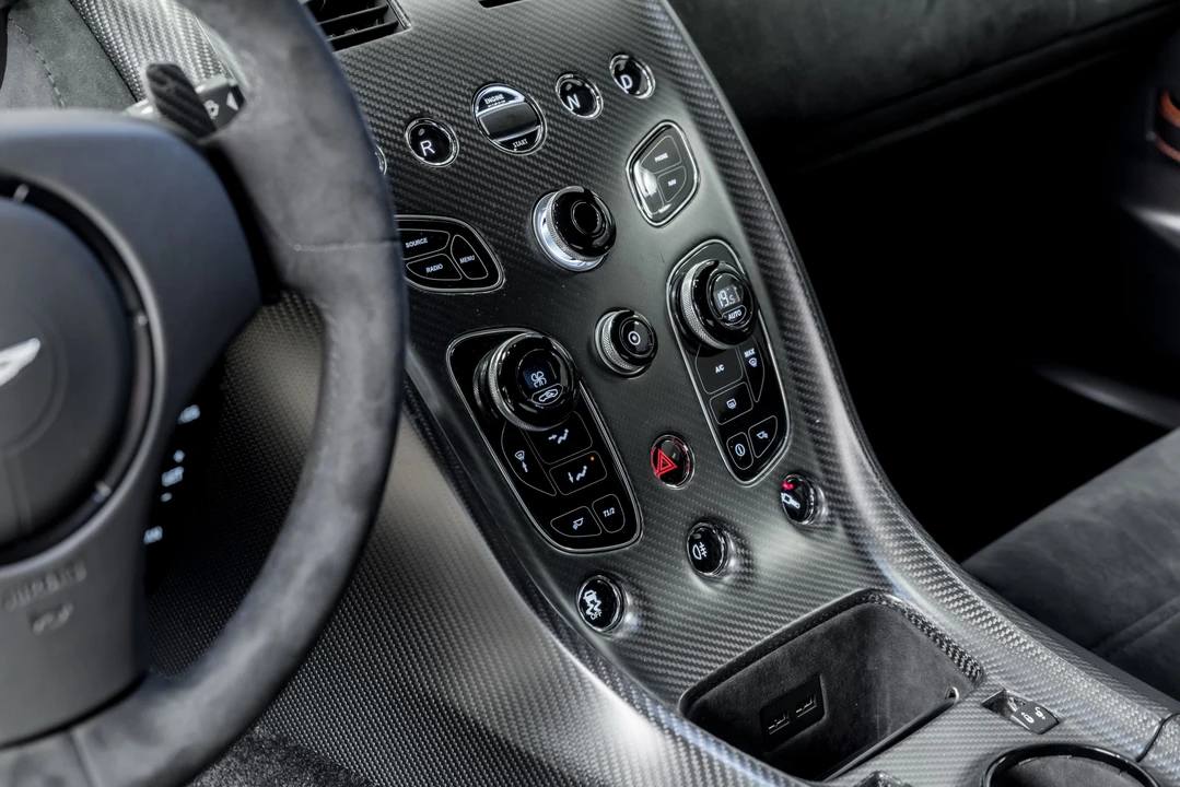 2016 Aston Martin V12 Vantage (2010-2018) - Image 18 of 31