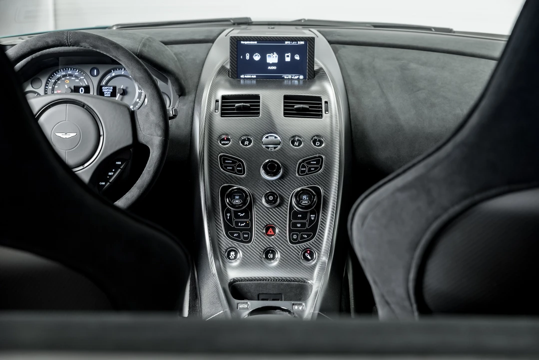 2016 Aston Martin V12 Vantage (2010-2018) - Image 17 of 31