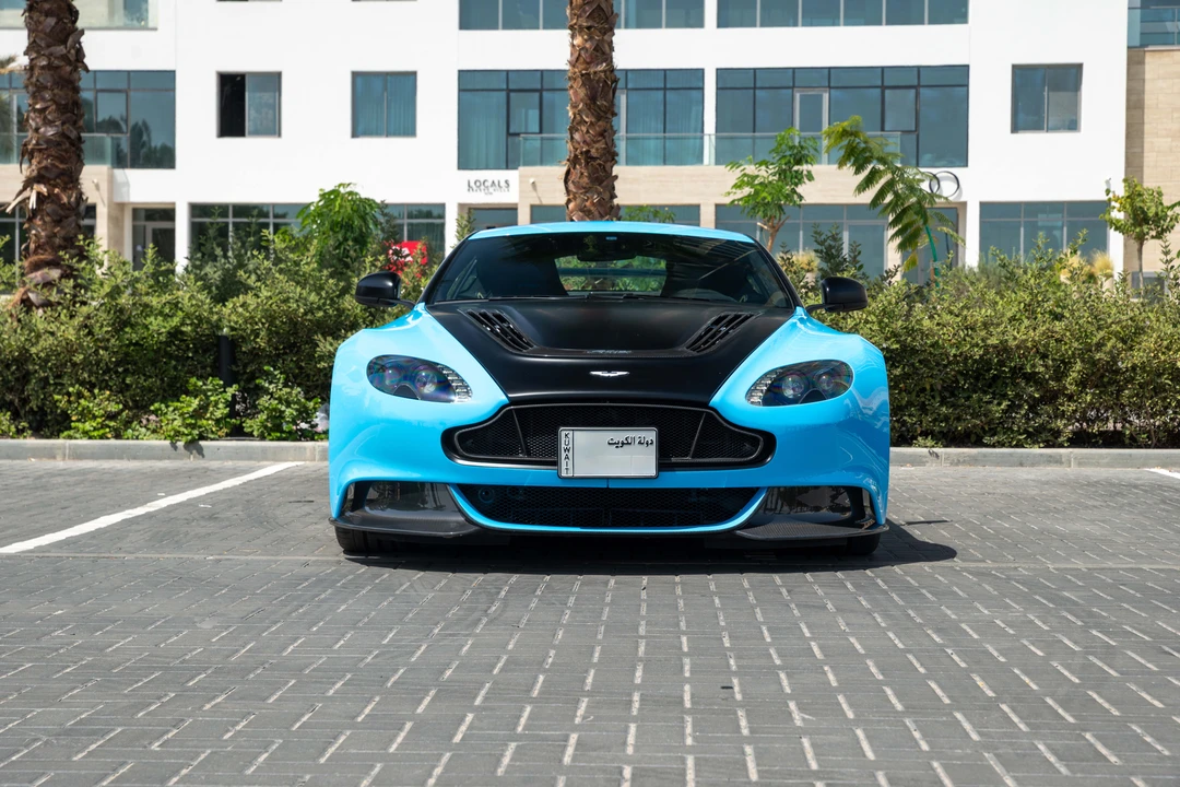 2016 Aston Martin Vantage - Image 2 of 31