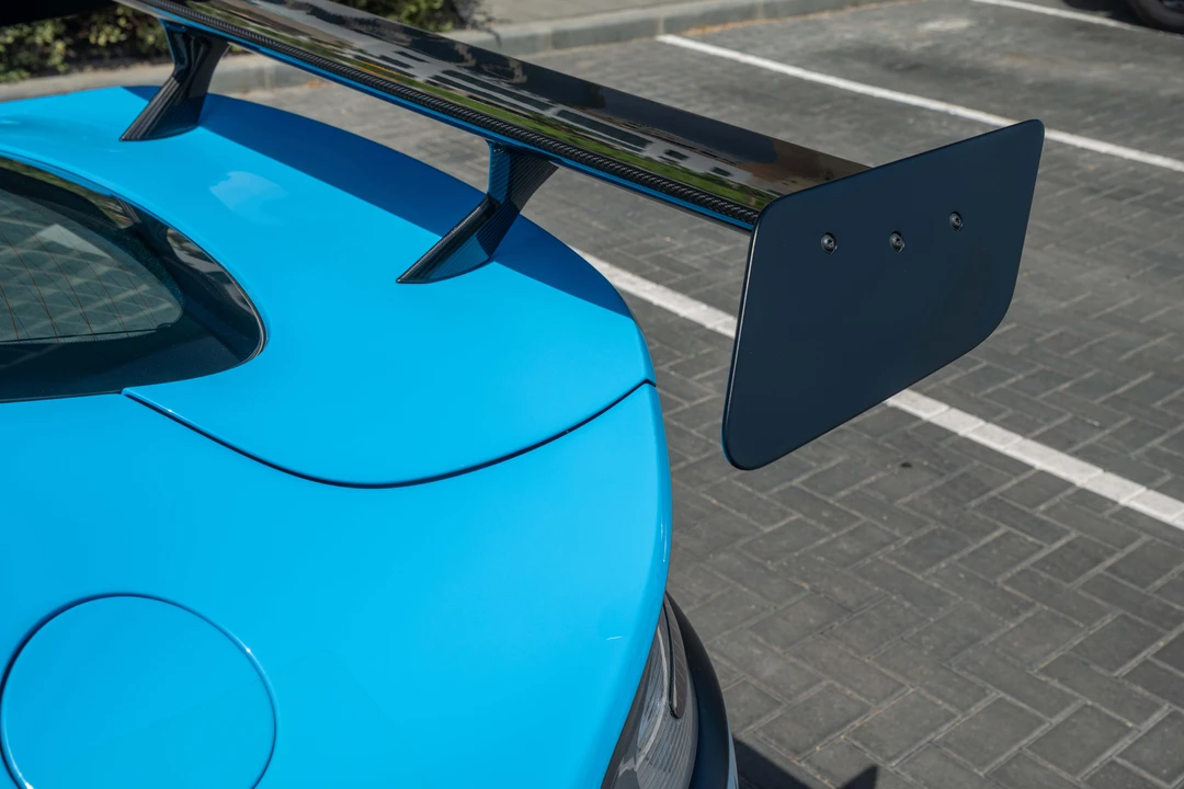 2016 Aston Martin Vantage - Image 28 of 31