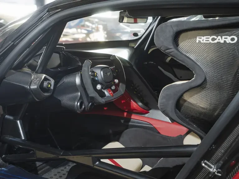 2016 Aston Martin Vulcan - Image 5 of 12