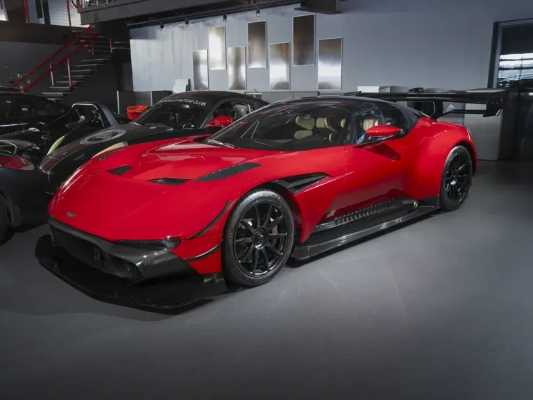 2016 Aston Martin Vulcan - Image 2 of 12