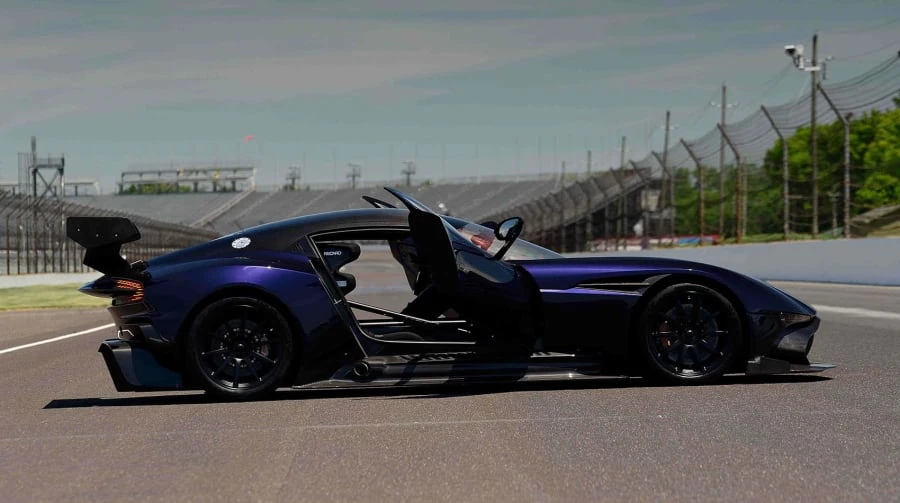 2016 Aston Martin Vulcan - Image 8 of 11