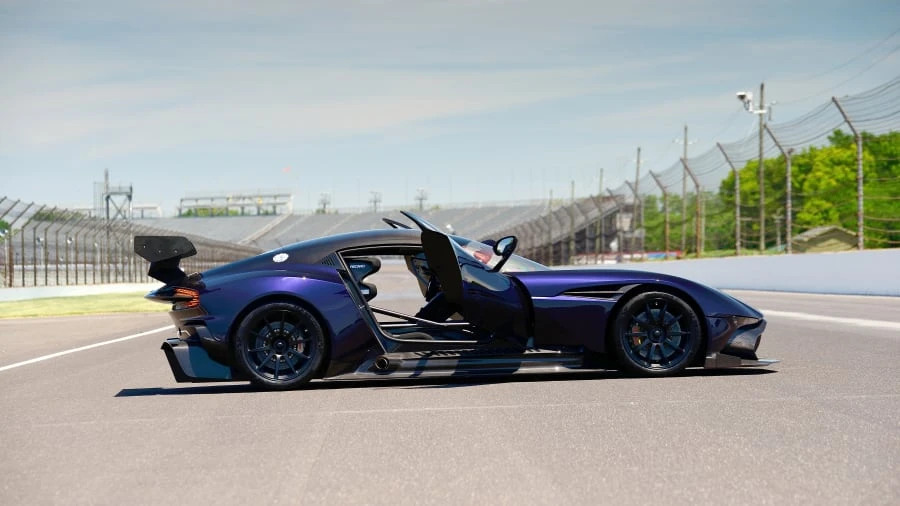 2016 Aston Martin Vulcan - Image 8 of 12