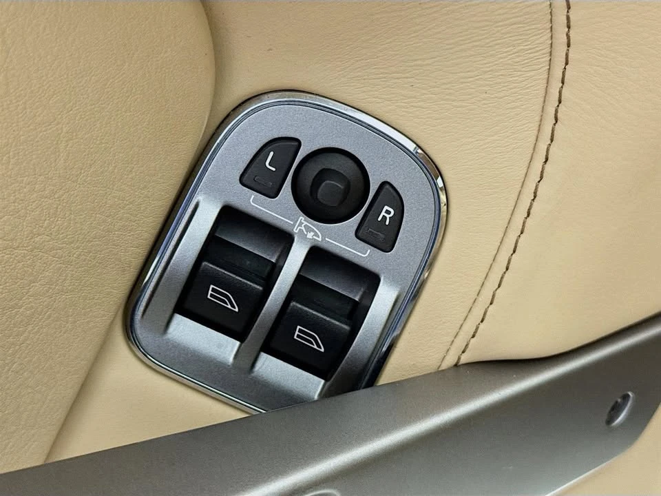 2016 Aston Martin V8 Vantage (2006-2017) - Image 19 of 20