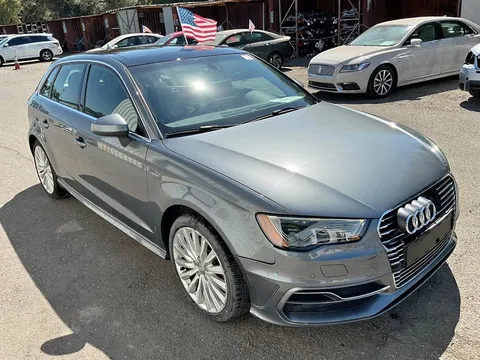 2016 Audi A3 e-tron Premium Plus