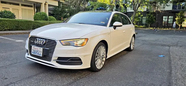 2016 Audi A3 Sportback e-tron Premium Plus