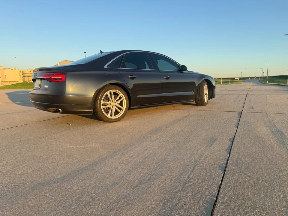 2016 Audi D4 A8 - Image 10 of 31