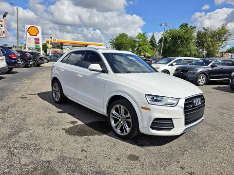 2016 Audi Q3 S line Prestige Sport Utility 4D
