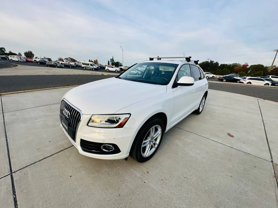 2016 Audi 8R Q5 - Image 2 of 24