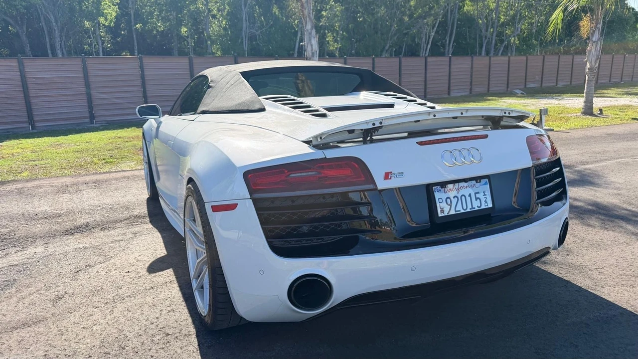 2016 Audi 4S R8 - Image 9 of 16