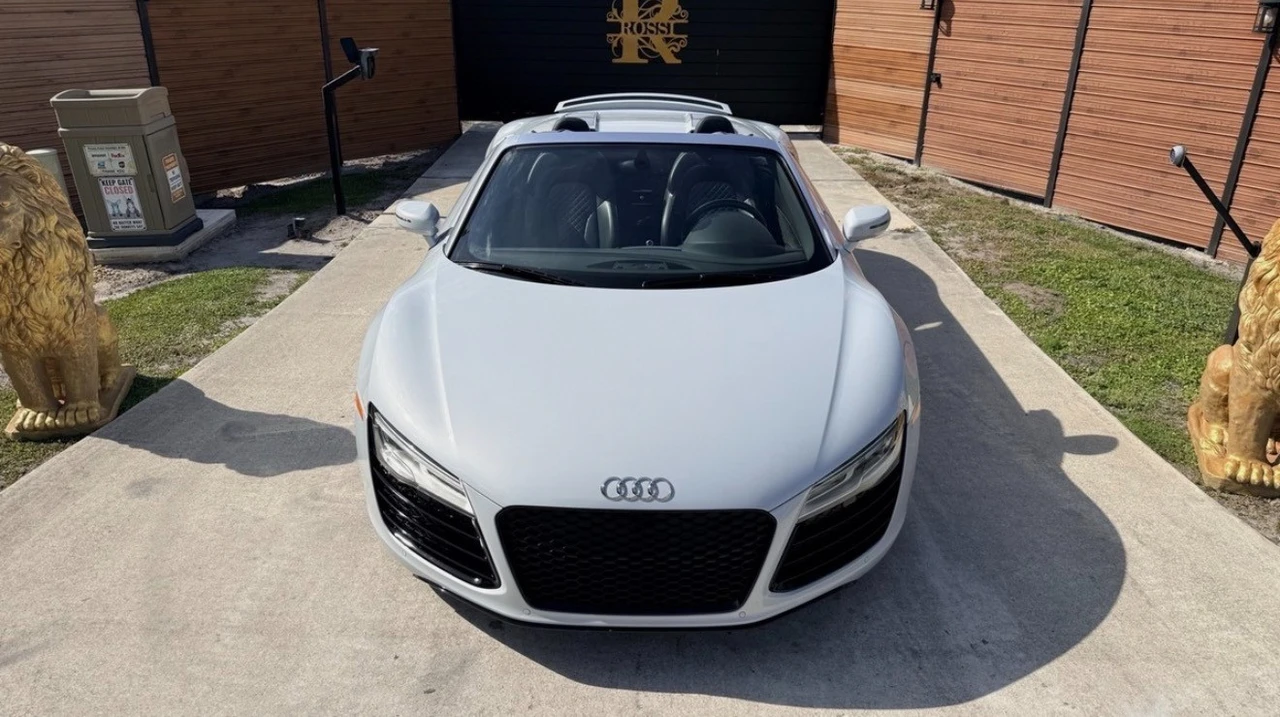 2016 Audi 4S R8 - Image 2 of 16