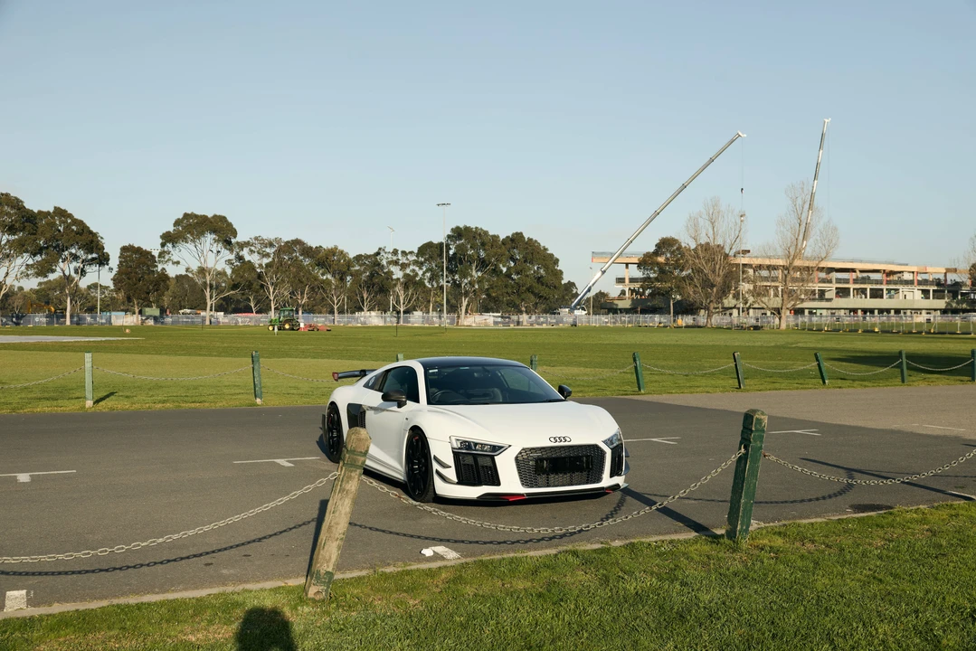2016 Audi 4S R8 - Image 3 of 31