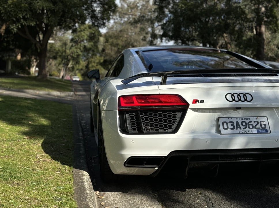 2015 Audi 4S R8 - Image 25 of 31