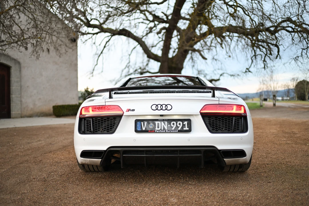 2015 Audi 4S R8 - Image 6 of 31
