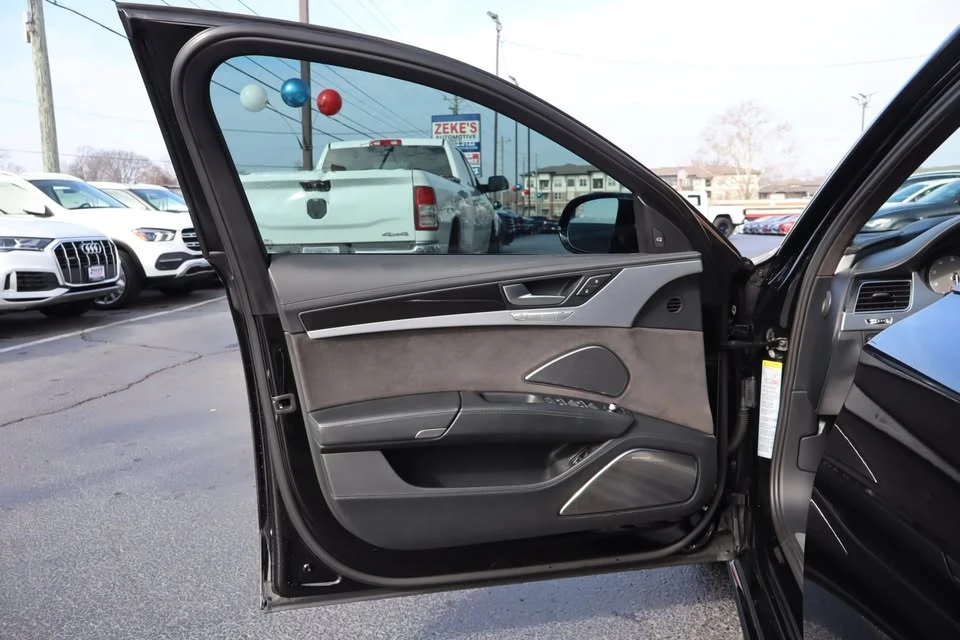 2016 Audi D4 S8 - Image 6 of 20