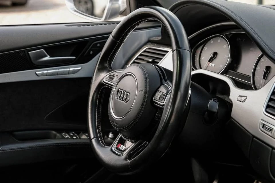 2016 Audi D4 S8 - Image 11 of 20