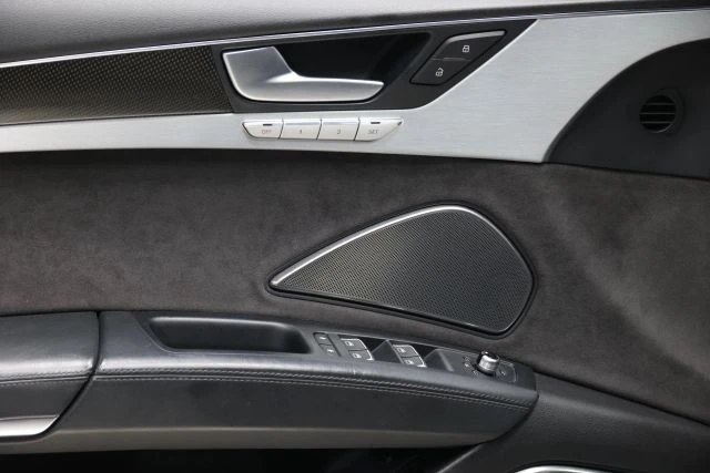 2016 Audi D4 S8 - Image 11 of 31