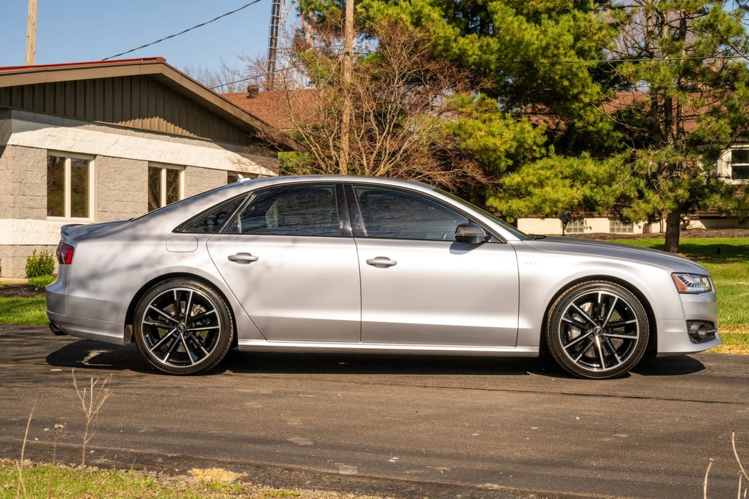 2016 Audi D4 S8 - Image 6 of 31