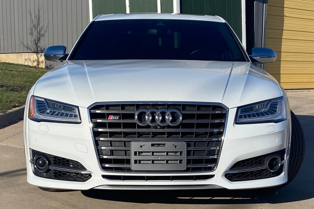 2016 Audi D4 S8 - Image 2 of 31