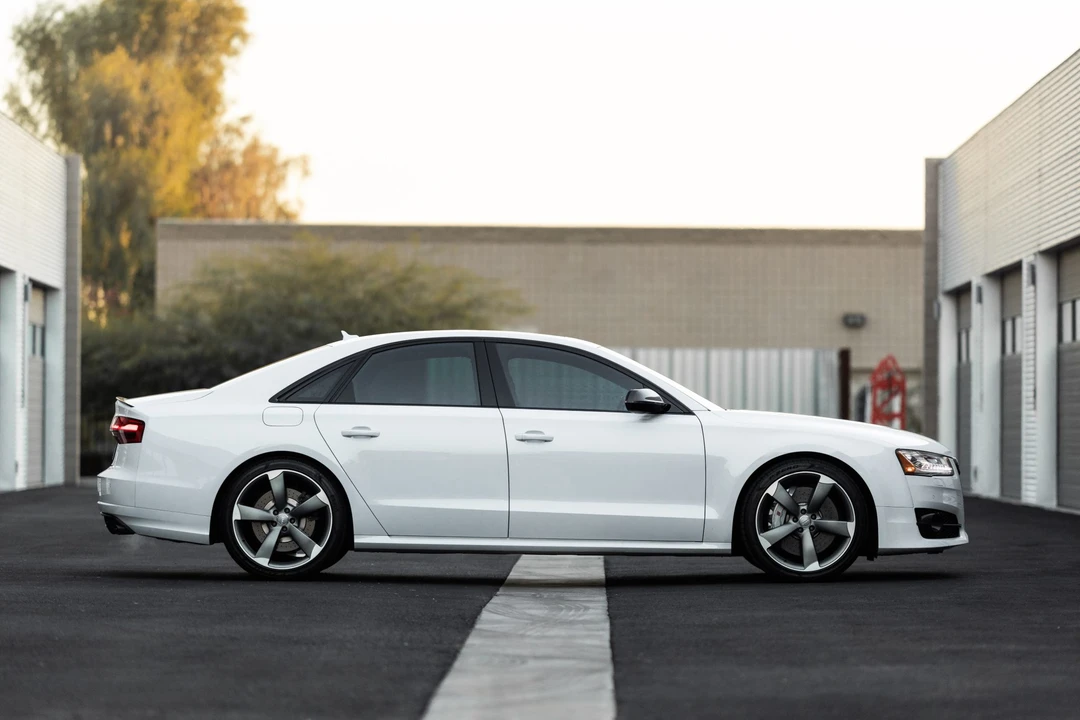2016 Audi D4 S8 - Image 10 of 31