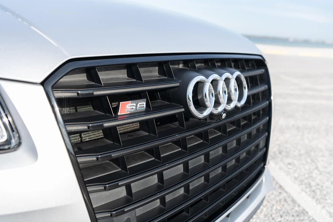 2016 Audi D4 S8 - Image 10 of 31