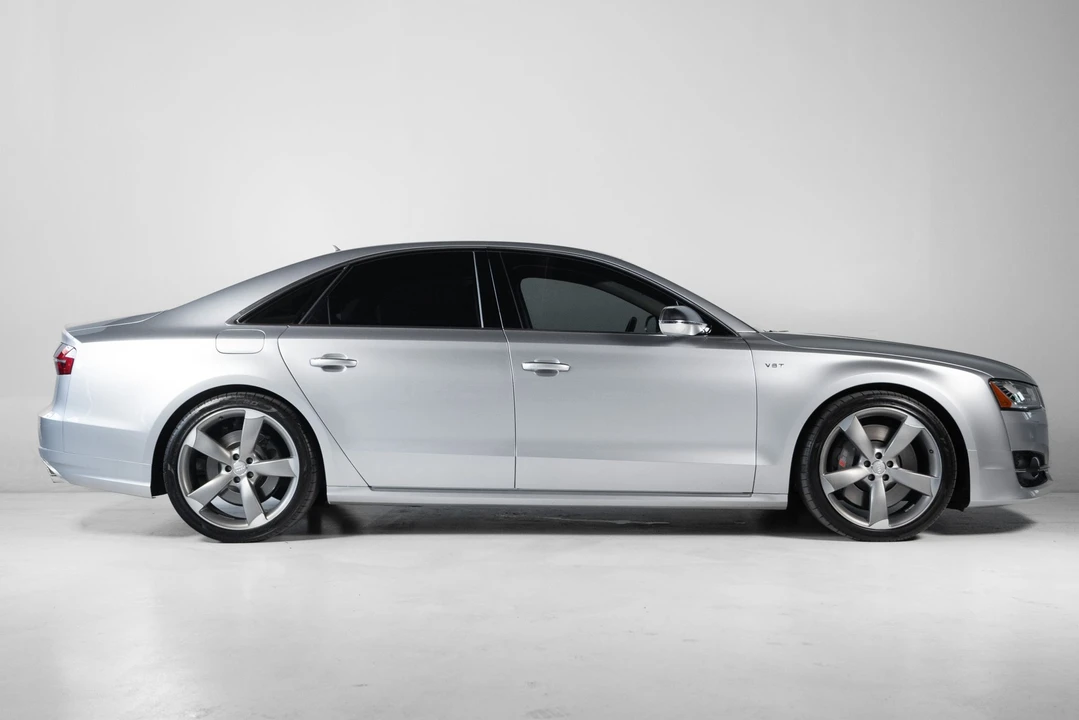 2016 Audi D4 S8 - Image 9 of 31