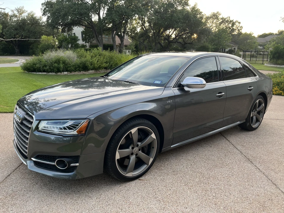 2016 Audi D4 S8 - Image 2 of 31