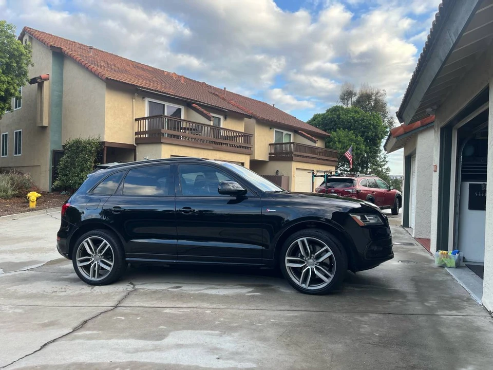 2016 Audi 8R SQ5 - Image 2 of 11