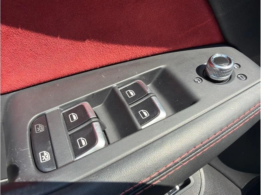 2016 Audi 8R SQ5 - Image 9 of 20