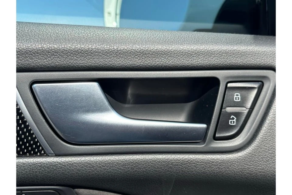 2016 Audi 8R SQ5 - Image 13 of 20