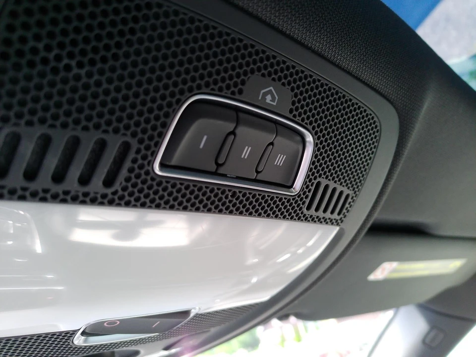 2016 Audi 8R SQ5 - Image 28 of 31
