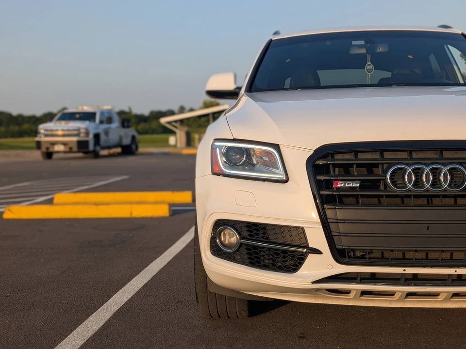2016 Audi 8R SQ5 - Image 2 of 18