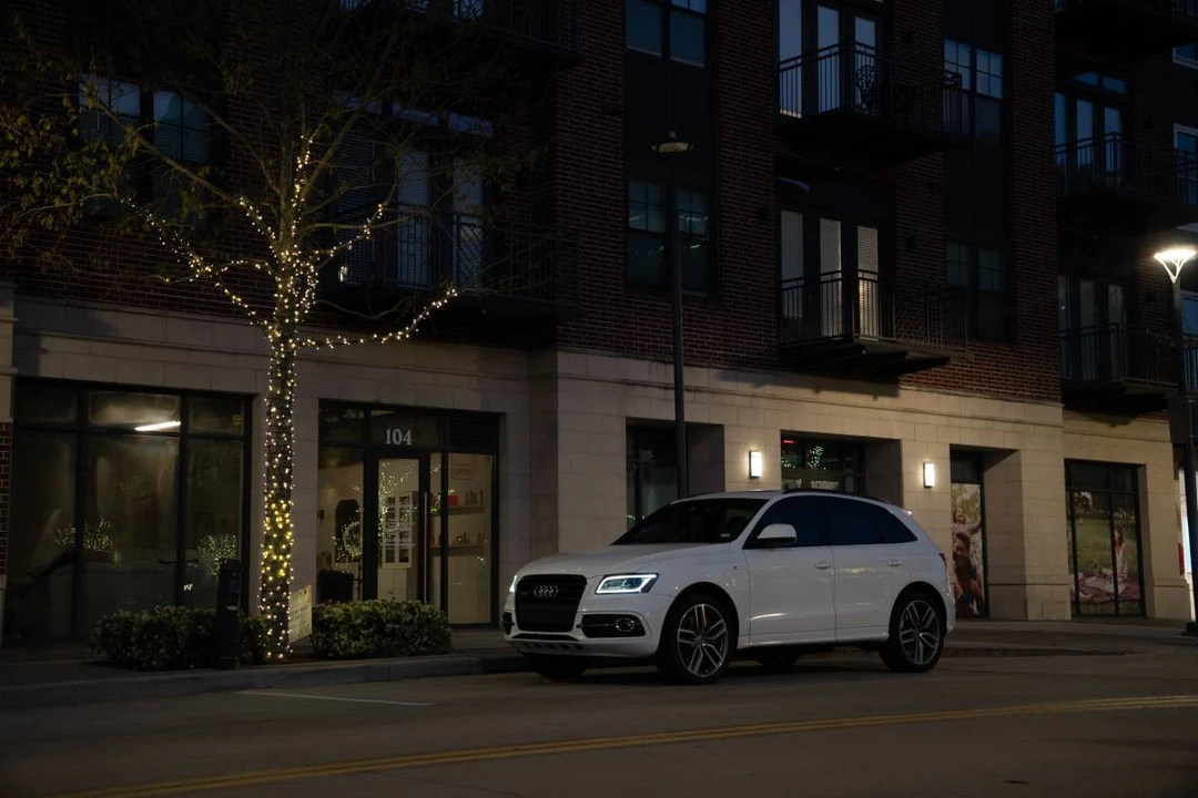 2016 Audi 8R SQ5 - Image 5 of 18