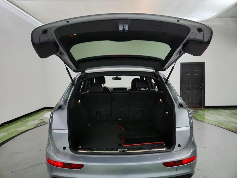 2016 Audi 8R SQ5 - Image 28 of 31