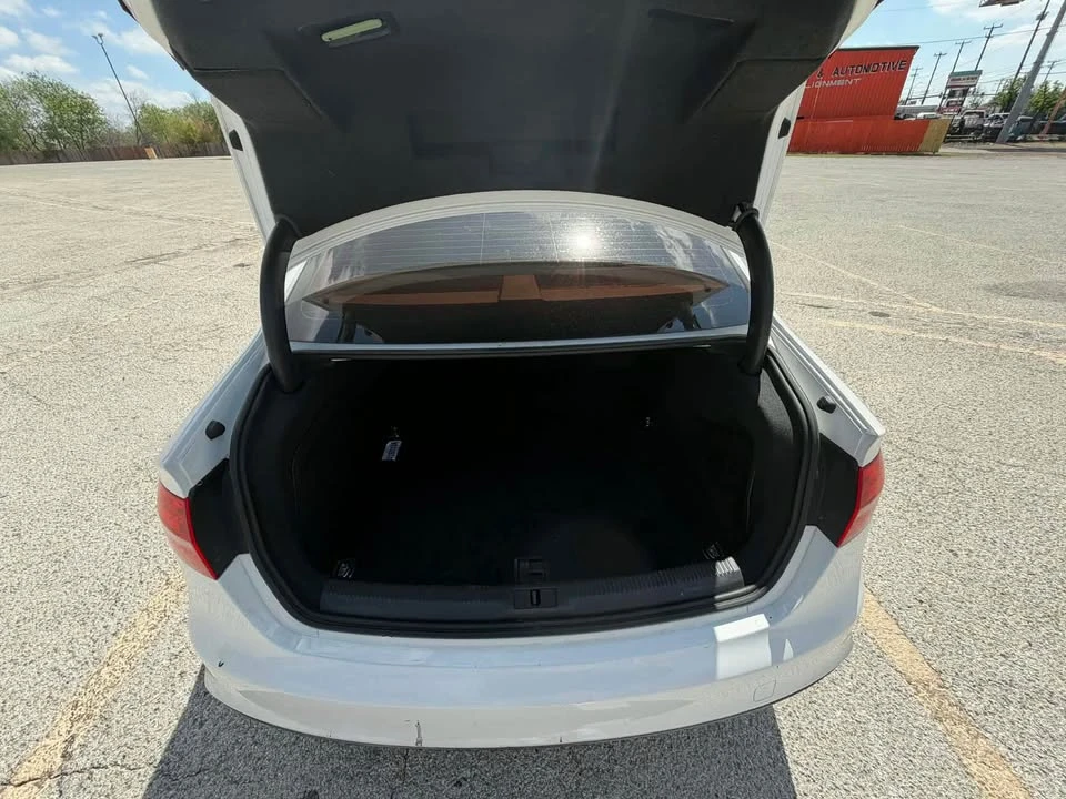 2016 Audi B8 A4 - Image 15 of 17