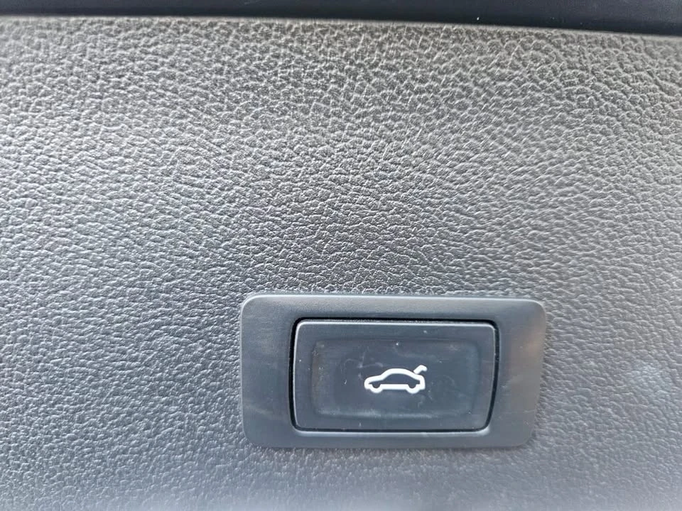 2016 Audi B9 A4 - Image 11 of 18