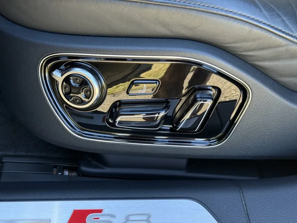 2016 Audi D4 S8 - Image 9 of 9