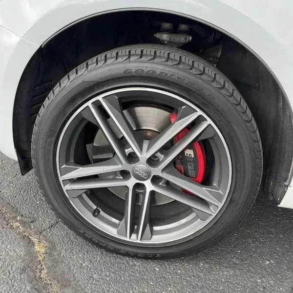 2016 Audi 8R SQ5 - Image 8 of 16