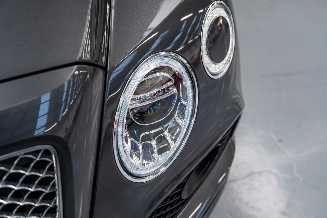 2016 Bentley Bentayga - Image 29 of 31