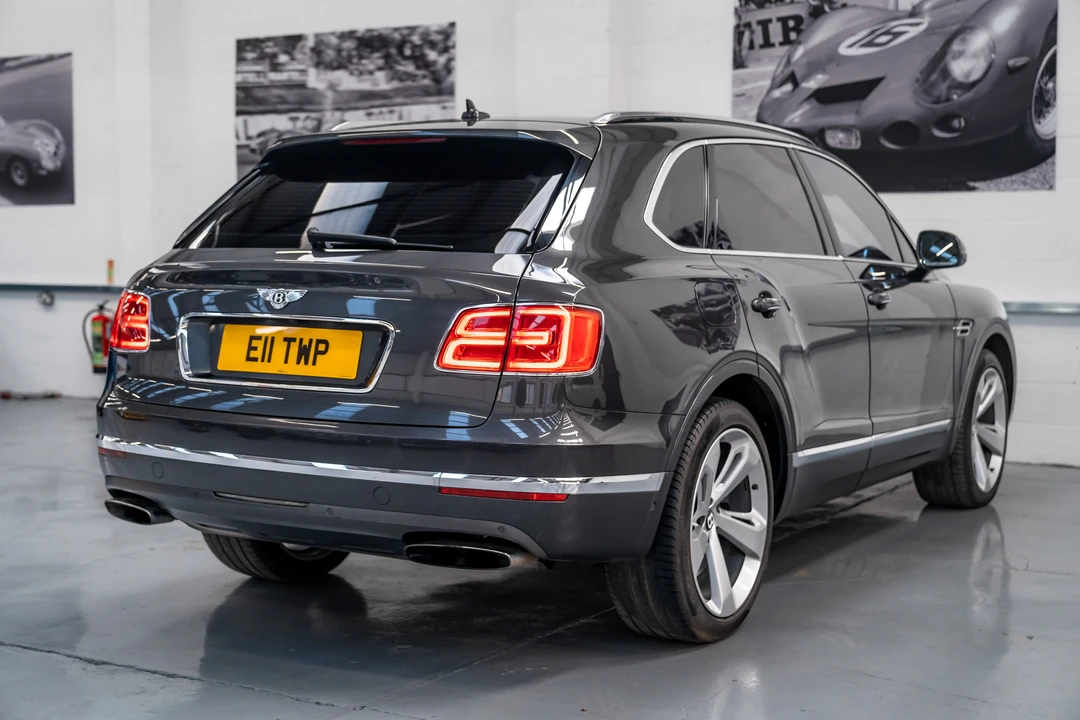 2016 Bentley Bentayga - Image 8 of 31