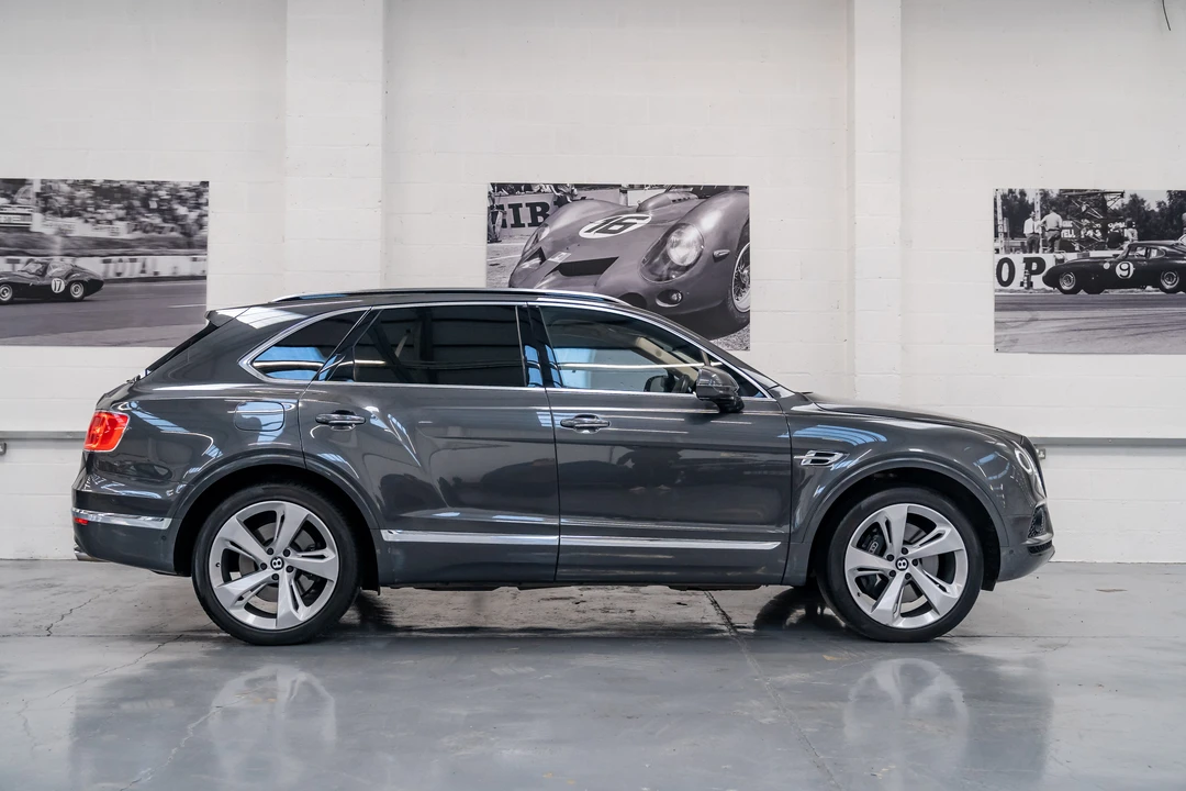 2016 Bentley Bentayga - Image 9 of 31
