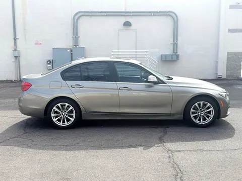2016 BMW 3 Series 320i Sedan