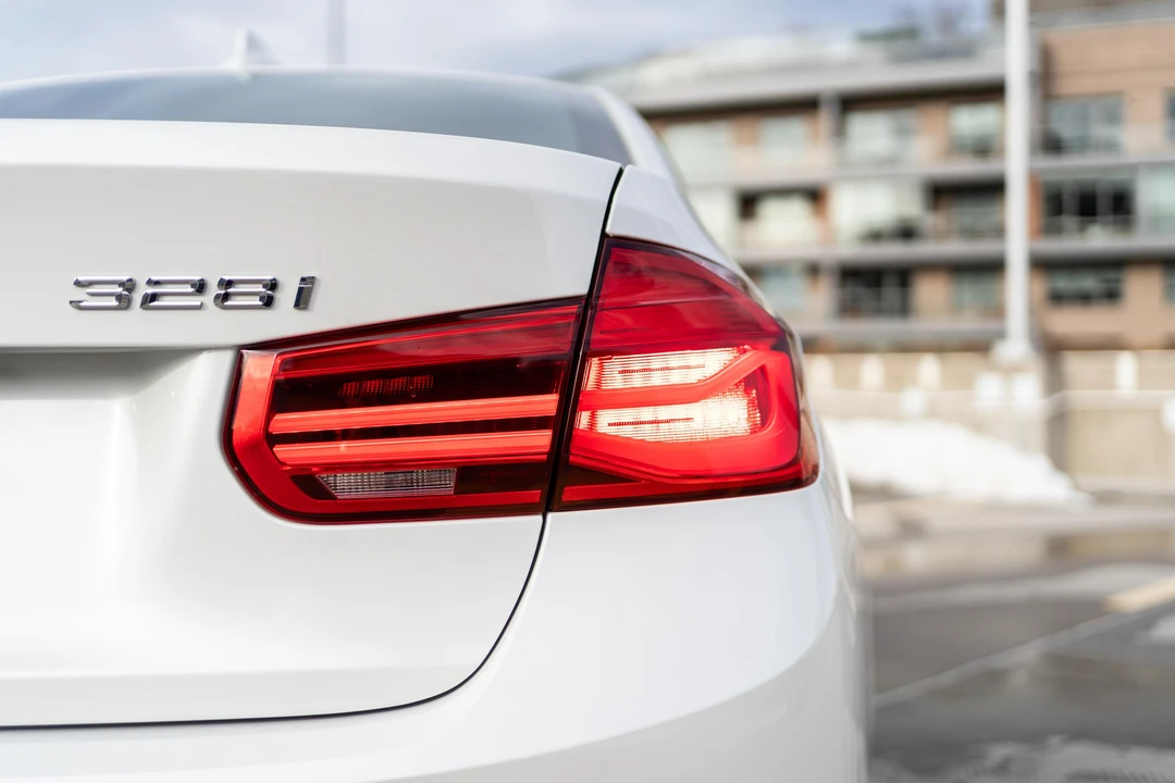 2016 BMW F30 3 Series Sedan - Image 24 of 31