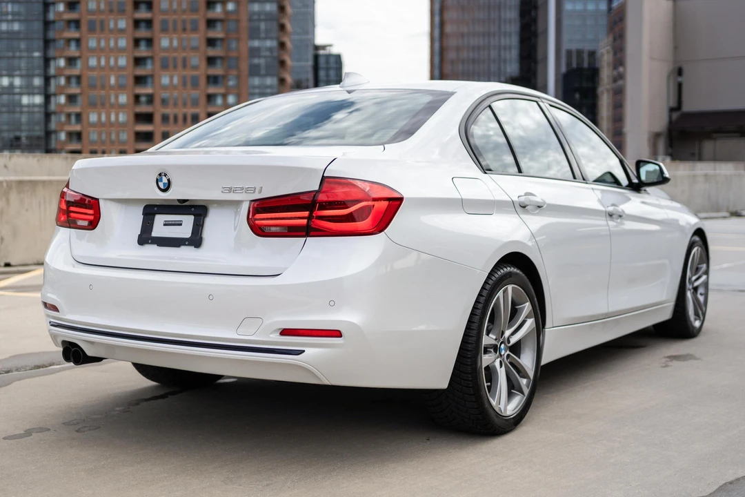 2016 BMW F30 3 Series Sedan - Image 4 of 31
