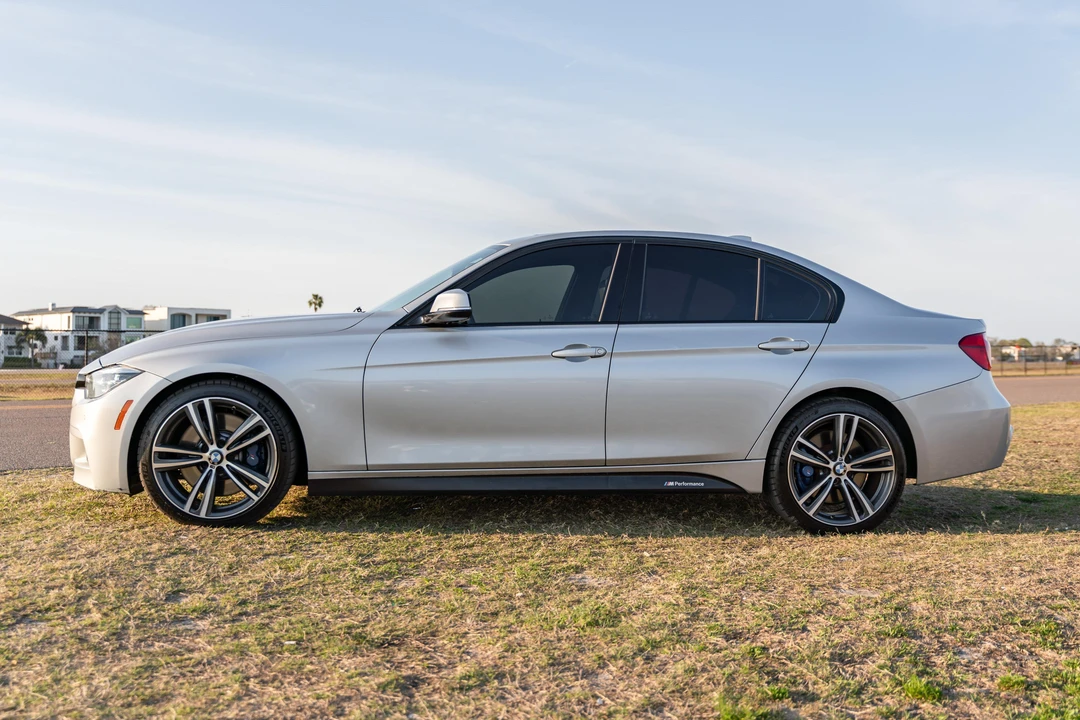 2016 BMW F30 335i & 340i Sedan - Image 10 of 31